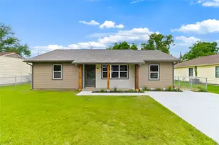 1108 Nottingham Dr, Angleton, TX 77515 - Photo 1