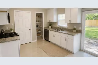 8027 Herschelwood Street, Houston, TX 77033 - Photo 3