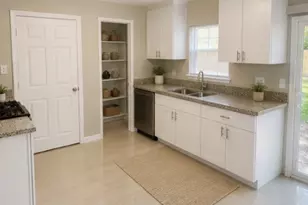 8027 Herschelwood St, Houston, TX 77033 - Photo 3