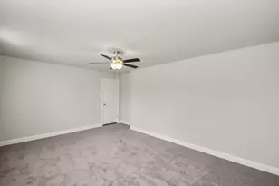 35 N Wheatleigh Dr, Tomball, TX 77375 - Photo 33