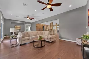 1913 Lundy Ln, Friendswood, TX 77546 - Photo 19