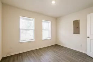 8213 Linda Vista Rd, Houston, TX 77028 - Photo 5