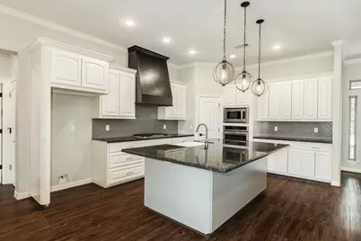 232 Creekside Lane, Lake Jackson, TX 77566 - Photo 9