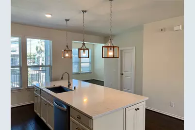 8604 Cedardale Park Drive, Houston, TX 77063 - Photo 9