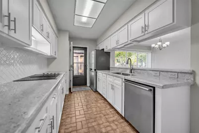 7015 Lacy Hill Drive, Houston, TX 77036 - Photo 7