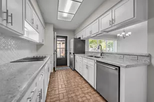 7015 Lacy Hill Dr, Houston, TX 77036 - Photo 7