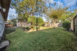 7015 Lacy Hill Dr, Houston, TX 77036 - Photo 37