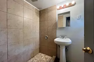 2211 Schweikhardt St, Houston, TX 77020 - Photo 7