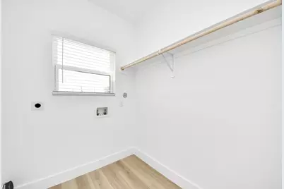 801 E 32nd 1/2 Street #B, Houston, TX 77022 - Photo 23