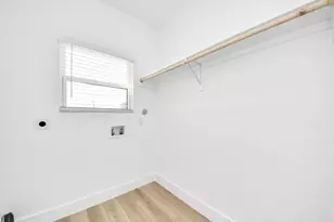801 E 32nd 1/2 St, Houston, TX 77022 - Photo 23