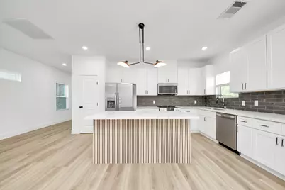 801 E 32nd 1/2 Street #B, Houston, TX 77022 - Photo 19