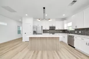801 E 32nd 1/2 St, Houston, TX 77022 - Photo 19