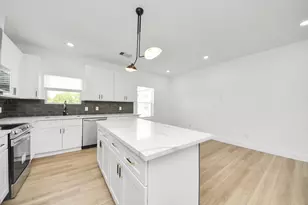 801 E 32nd 1/2 St, Houston, TX 77022 - Photo 15