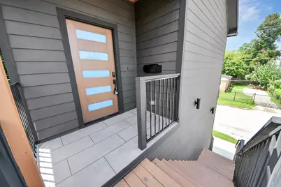 801 E 32nd 1/2 Street #B, Houston, TX 77022 - Photo 3