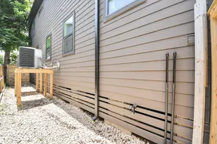 801 E 32nd 1/2 St, Houston, TX 77022 - Photo 31