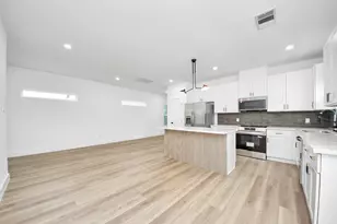 801 E 32nd 1/2 St, Houston, TX 77022 - Photo 21