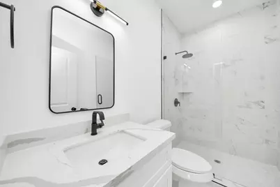 801 E 32nd 1/2 Street #B, Houston, TX 77022 - Photo 9