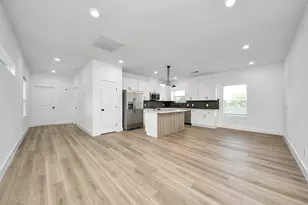 801 E 32nd 1/2 St, Houston, TX 77022 - Photo 21