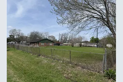 3627 Thistle B Street, Houston, TX 77047 - Photo 1