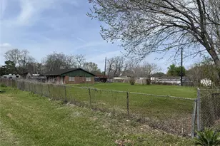 3627 Thistle B St, Houston, TX 77047 - Photo 1