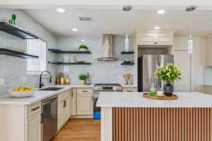 10042 Lazy Oaks St, Houston, TX 77080 - Photo 15