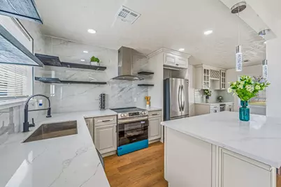 10042 Lazy Oaks Street, Houston, TX 77080 - Photo 17