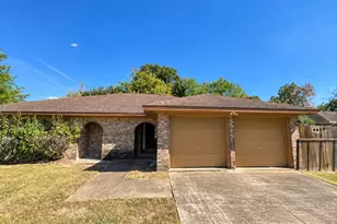 8610 Honeysuckle St, Highlands, TX 77562 - Photo 1