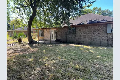 8610 Honeysuckle Street, Highlands, TX 77562 - Photo 9