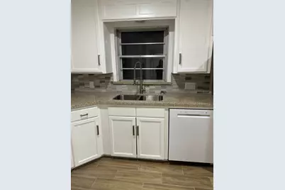 119 Lakewood Drive, Baytown, TX 77520 - Photo 9