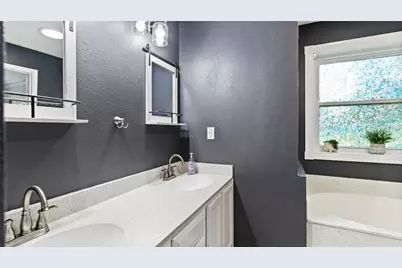 7460 Commander Roland Drive, Hitchcock, TX 77563 - Photo 19
