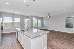 2733 Ruhman Flds Dr, Houston, TX 77008 - Photo 9