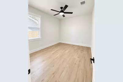 311 E Lobit, Baytown, TX 77520 - Photo 11