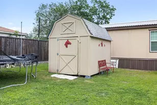 857 E Guadalupe St, La Grange, TX 78945 - Photo 21