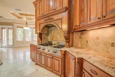 101 Rosewood Street, Lake Jackson, TX 77566 - Photo 15