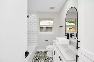 4238 T C Jester Blvd, Houston, TX 77018 - Photo 25