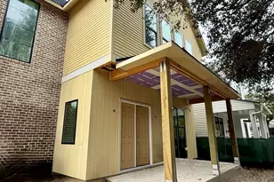 1002 E 6th 1/2 St, Houston, TX 77009 - Photo 11