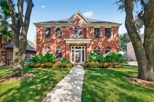 120 Crescent Bay Dr, League City, TX 77573 - Photo 1