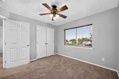 120 Crescent Bay Drive, League City, TX 77573 - Photo 31