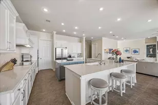 426 Sunset Cir, Tiki Island, TX 77554 - Photo 17