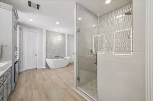 426 Sunset Cir, Tiki Island, TX 77554 - Photo 29