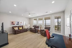 426 Sunset Cir, Tiki Island, TX 77554 - Photo 33