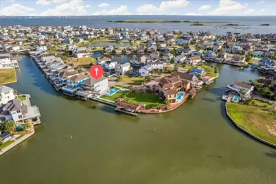 426 Sunset Circle, Tiki Island, TX 77554 - Photo 9