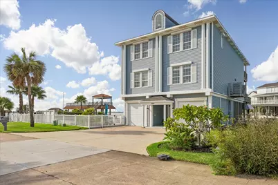 426 Sunset Circle, Tiki Island, TX 77554 - Photo 3