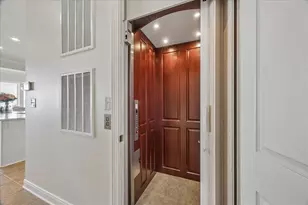 426 Sunset Cir, Tiki Island, TX 77554 - Photo 19