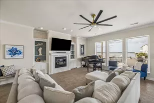 426 Sunset Cir, Tiki Island, TX 77554 - Photo 11