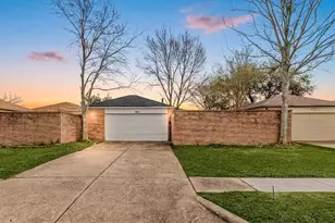 9315 Beringwood Dr, Houston, TX 77083 - Photo 3