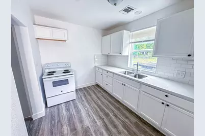 2555 Pierce Street, Beaumont, TX 77703 - Photo 5