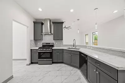 8110 Jeffery Street, Houston, TX 77028 - Photo 9