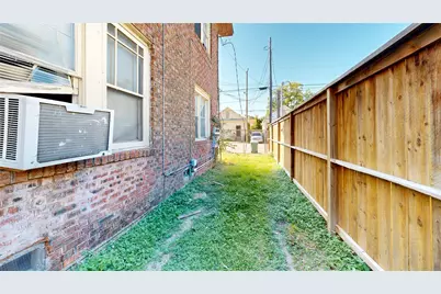 134 N Milby Street, Houston, TX 77003 - Photo 1