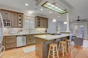 625 W 21st St, Houston, TX 77008 - Photo 5